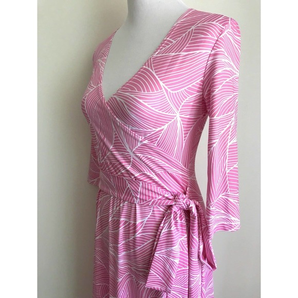 New PattyBoutik Faux Wrap Dress Womens Size S Pink Leaf Geometric Surplice Tie - Picture 8 of 11